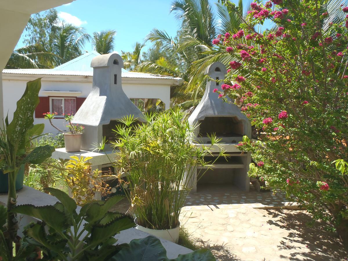 Chez Laurette Hotel Morombe ภายนอก รูปภาพ