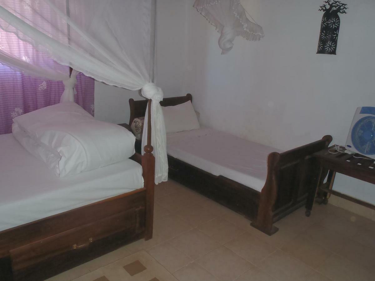 Chez Laurette Hotel Morombe ภายนอก รูปภาพ